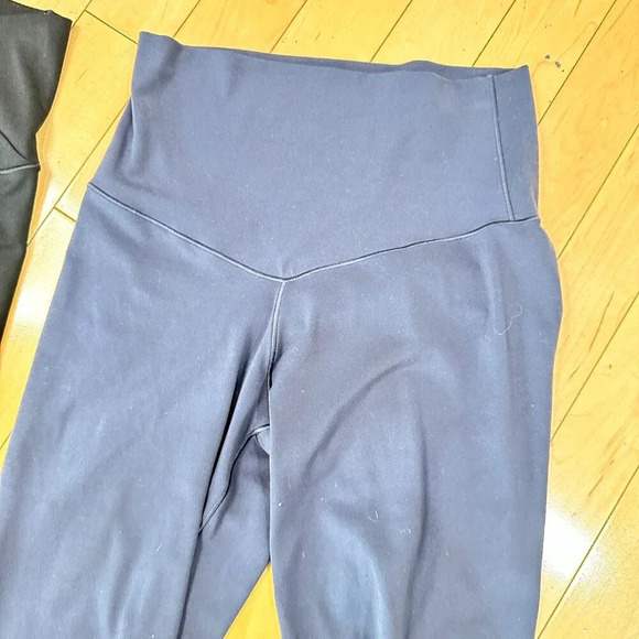 Set of TWO Black & Navy Offline by AERIE Hi-Rise 7/8 Leggings - Small - Picture 5 of 11